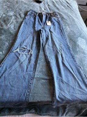Woman’s Wide-Leg Distressed Jeans NWT